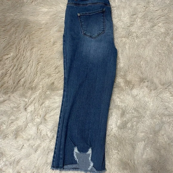 Classic Blue Wide Leg distressed jeans - Picture 4 of 6